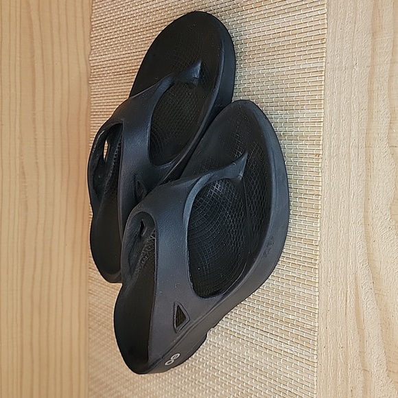 Oofos Original Recovery Flip Flop Sandal Shoes Black sz7 - Picture 1 of 7